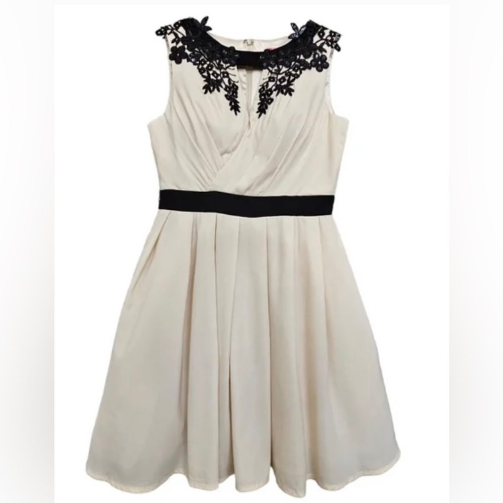 Chi Chi London Fit and Flare Cream and Black Dress NWT Size 16